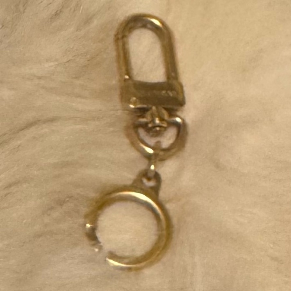 Authentic Louis Vuitton Anocre Key Ring - Picture 3 of 5